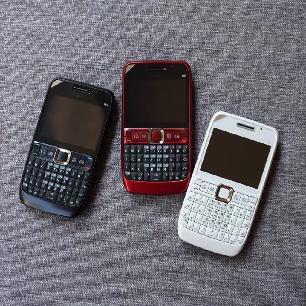 Cross-border foreign trade E63 non-intelligent 3G mobile phone for the elderly students button straight mobile phone
